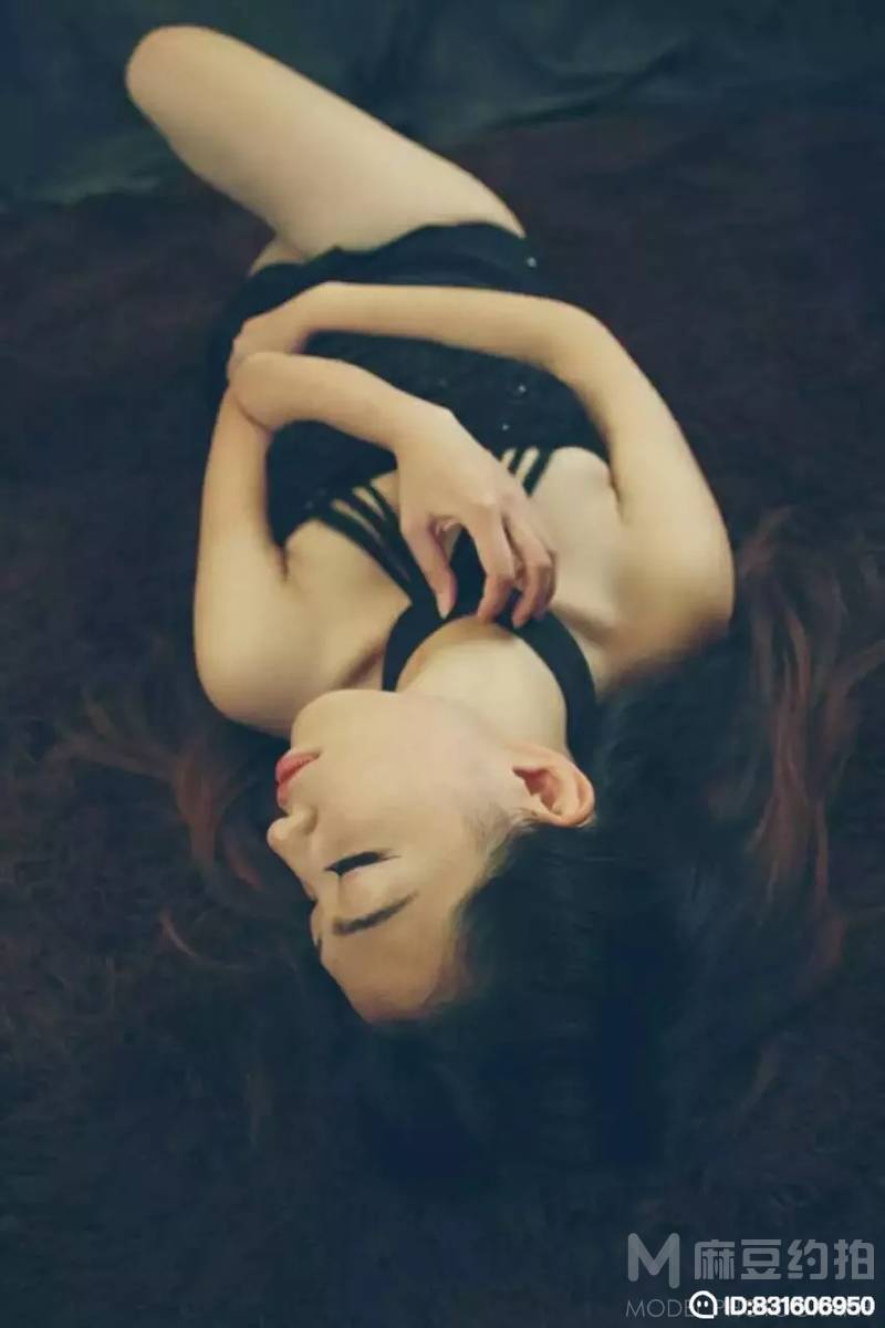 宝丽来模特