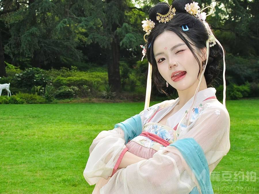 汉服模特