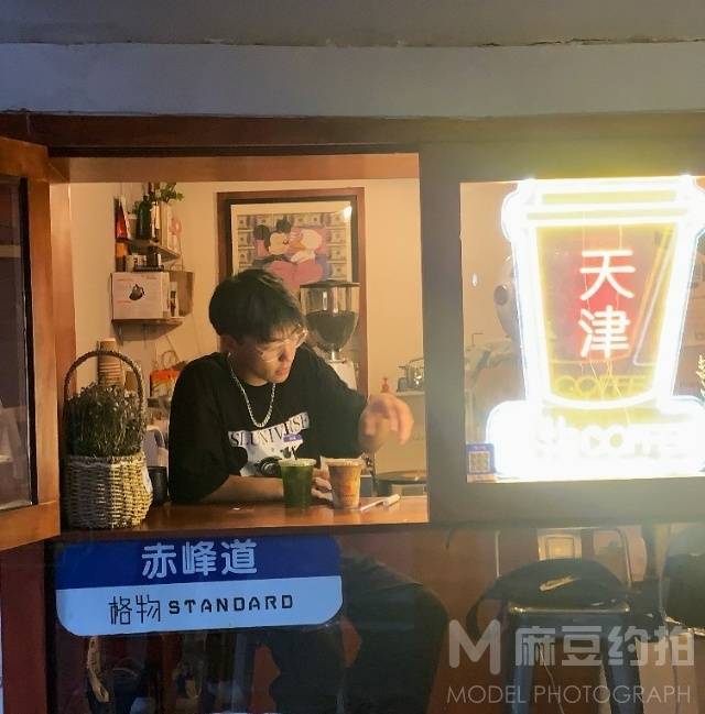 夜景模特