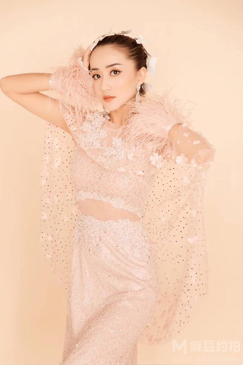 妆容模特