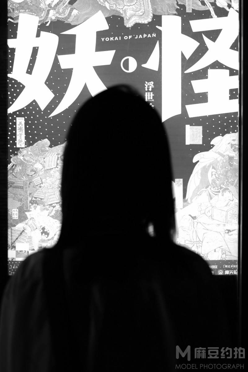 黑白模特