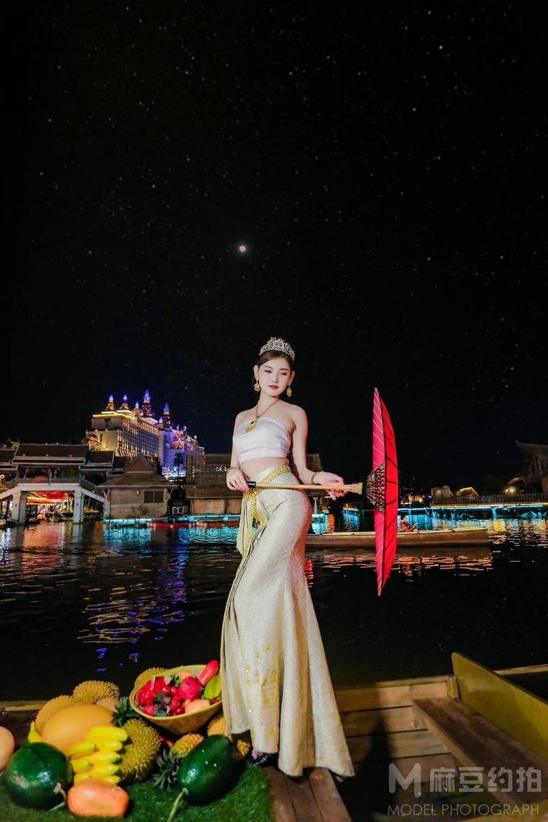 夜景模特