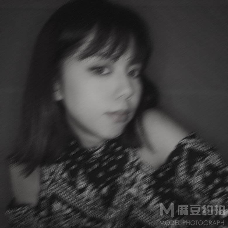 黑白模特