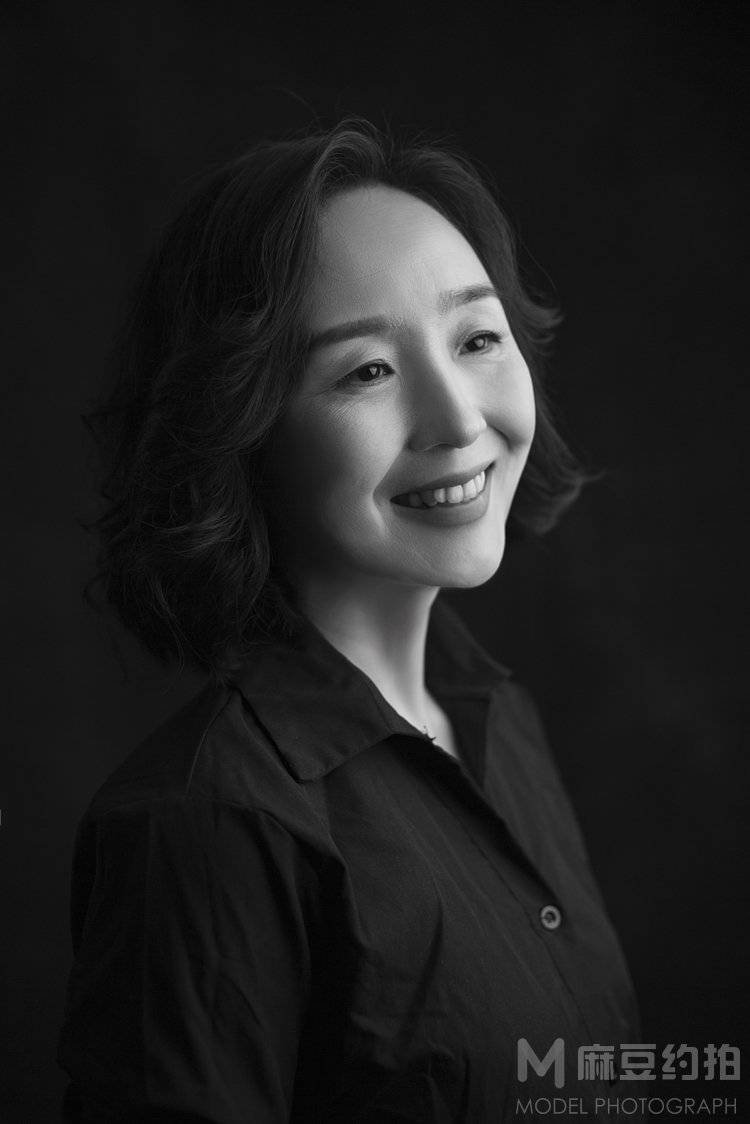 黑白模特