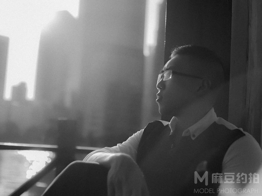 黑白模特