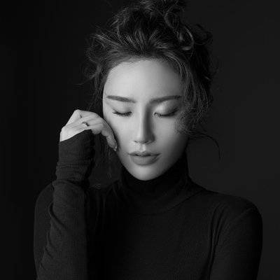 黑白模特