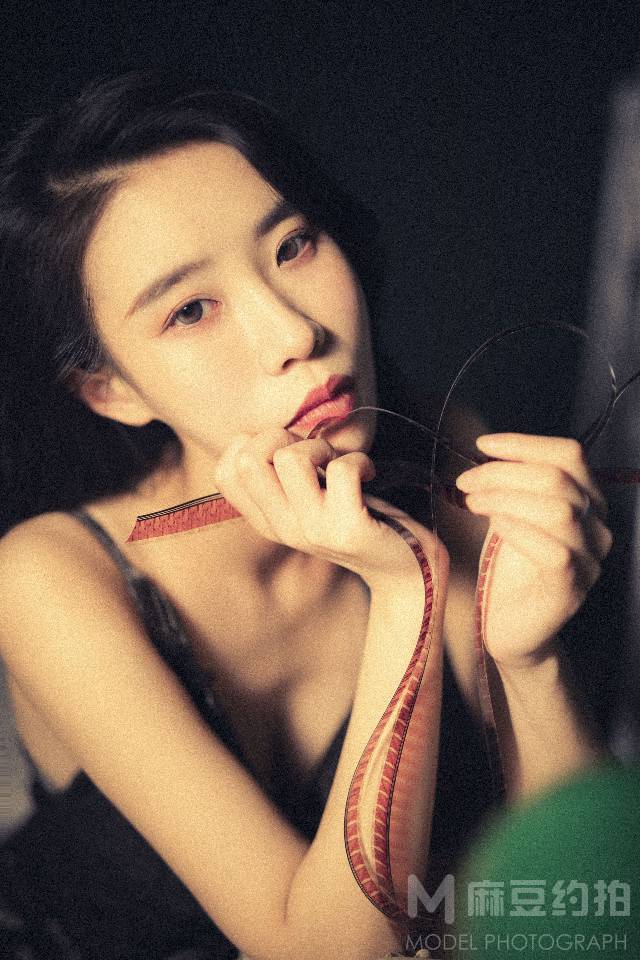 情绪模特