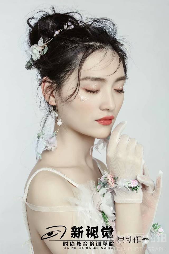 妆容模特