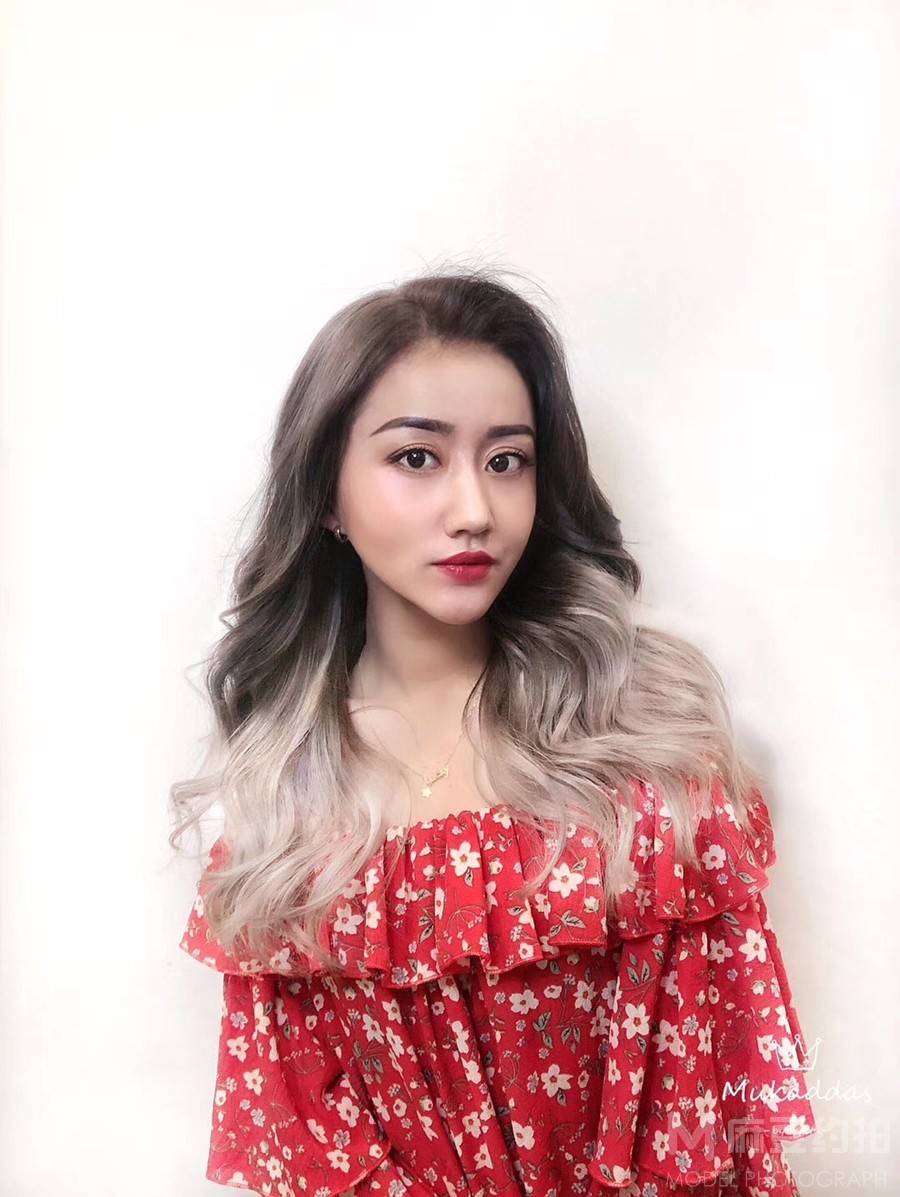 妆容模特