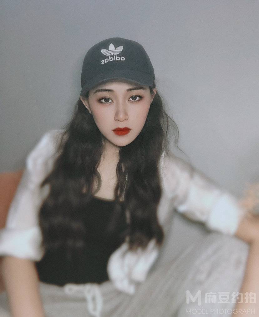黑白模特