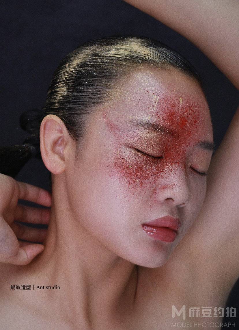 妆容模特