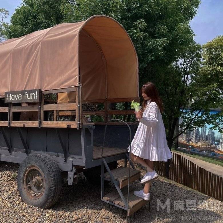 校园模特