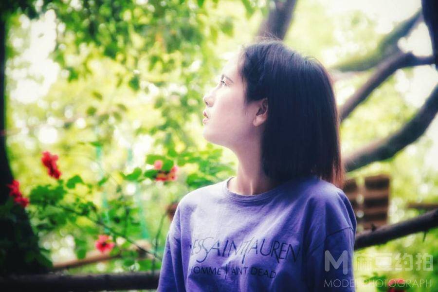 情绪模特
