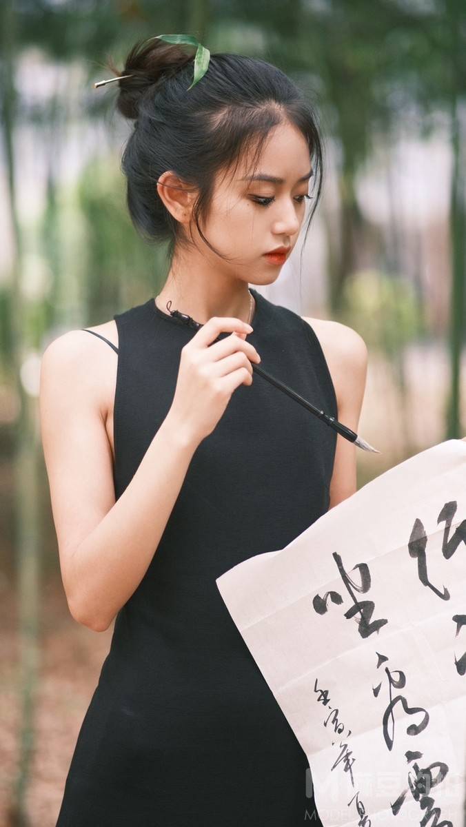 校园模特