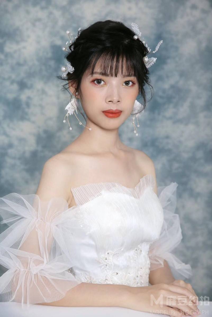 妆容模特