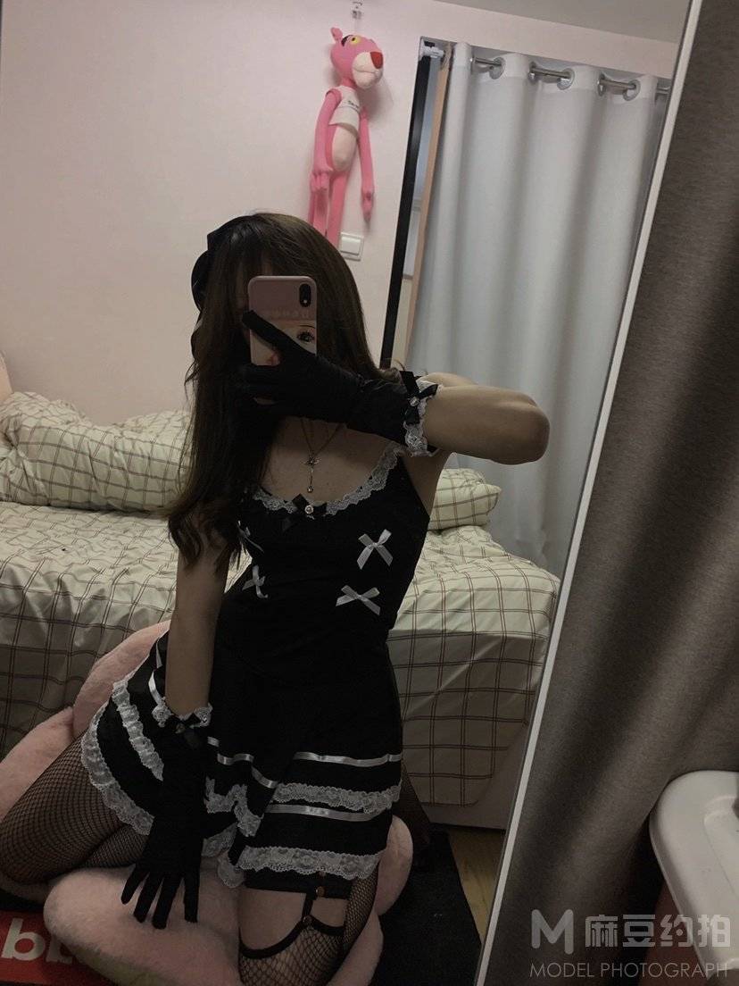 黑白模特