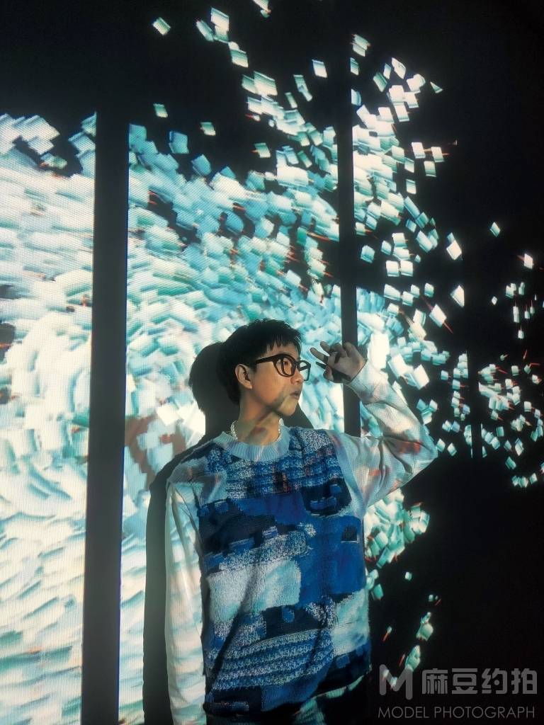 情绪模特