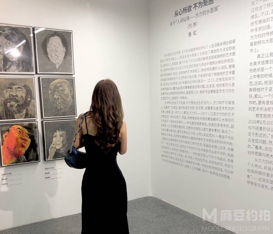 黑白模特