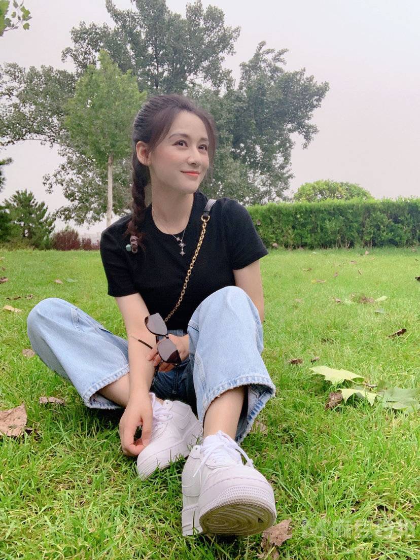 黑白模特