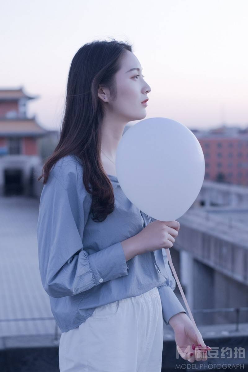 情绪模特