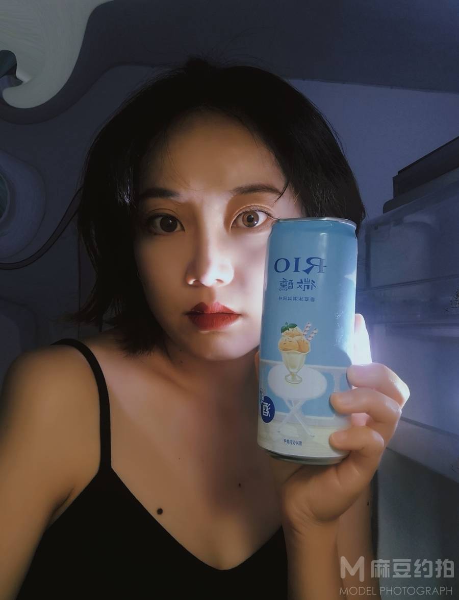 情绪模特