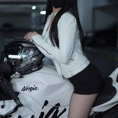 黑白模特