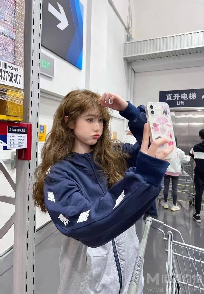 妆容模特