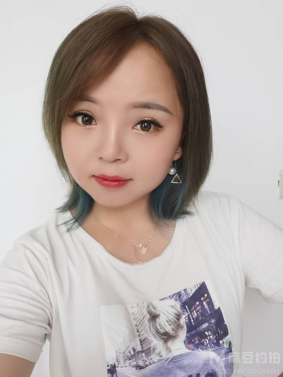 妆容模特