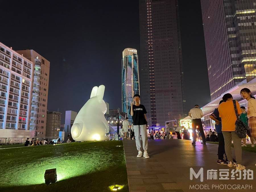 夜景模特
