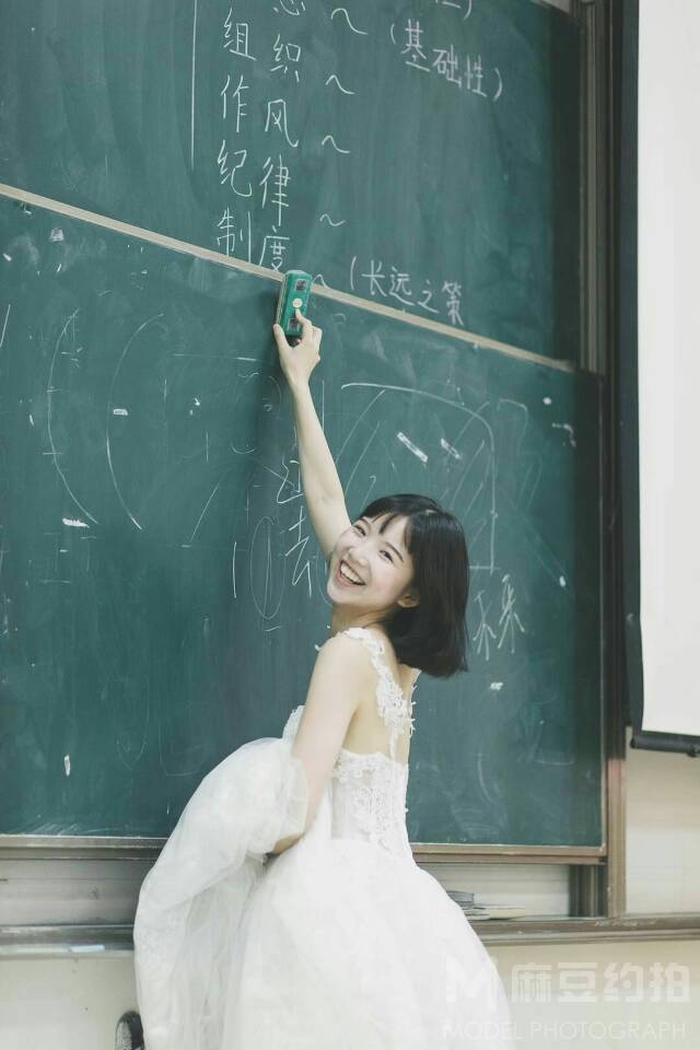 校园模特