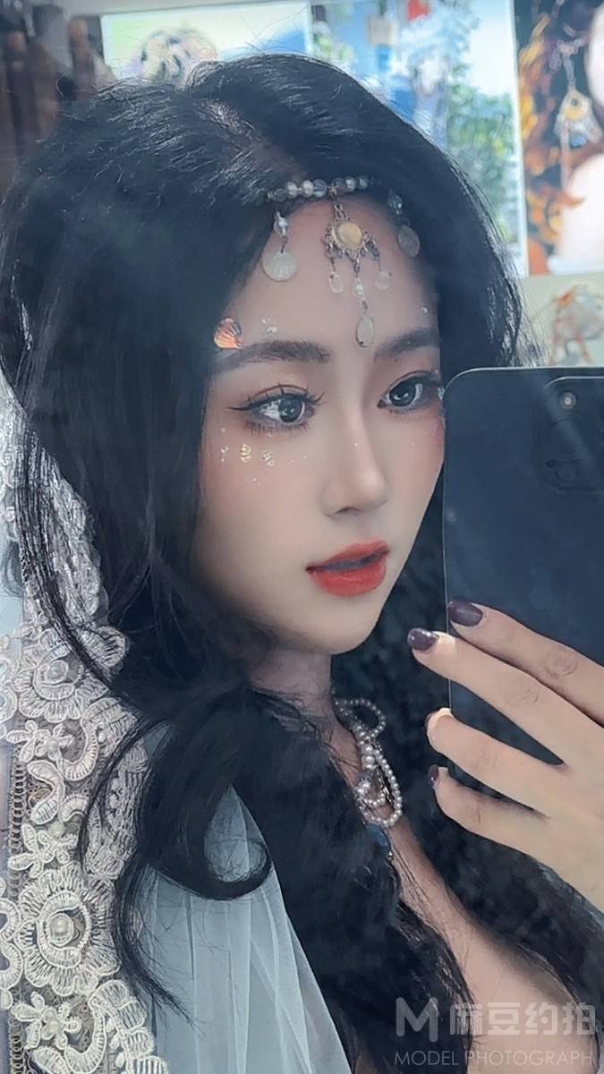 情绪模特