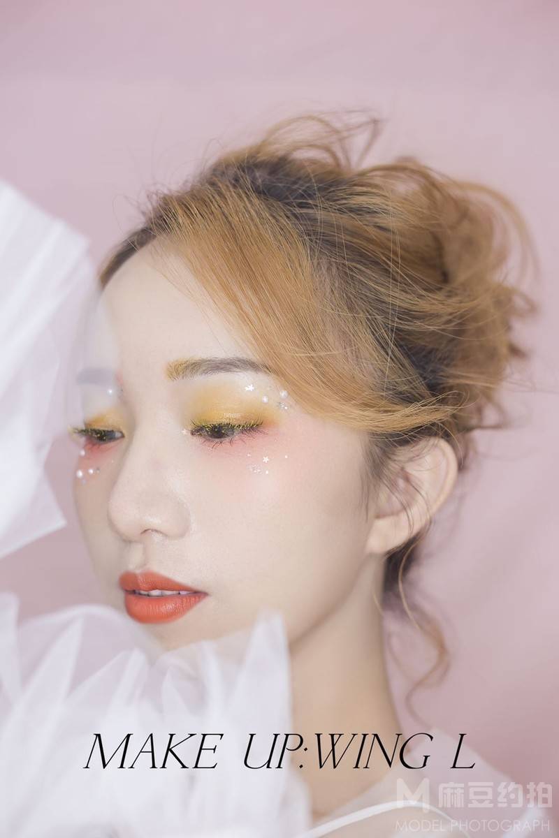 妆容模特