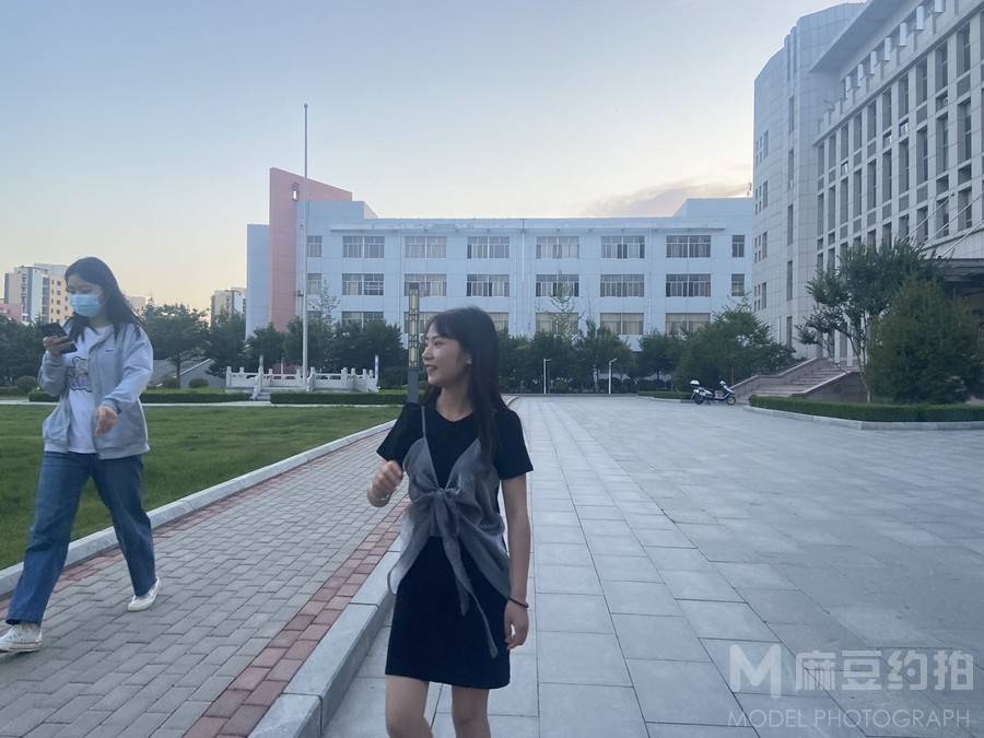 校园模特