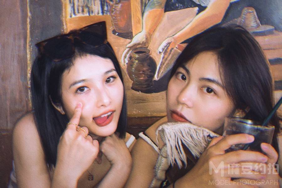 情绪模特