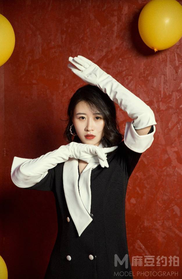 情绪模特