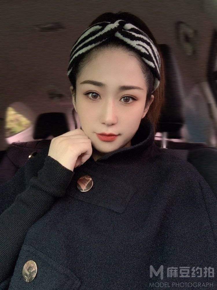 黑白模特