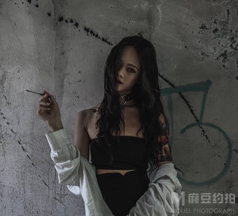 情绪模特