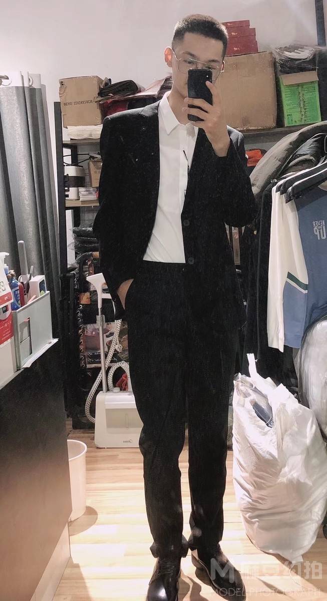 黑白模特