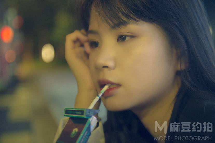 情绪模特