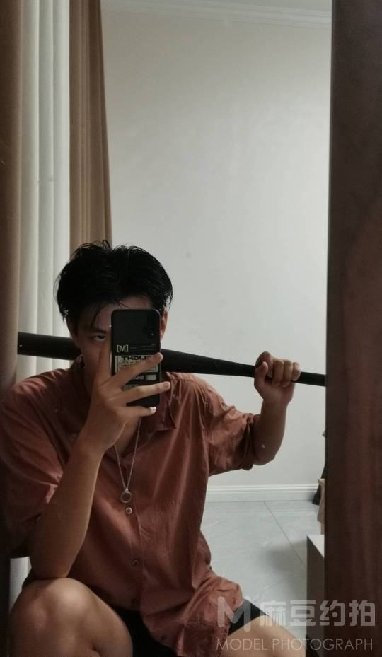 黑白模特