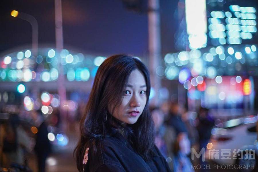 情绪模特