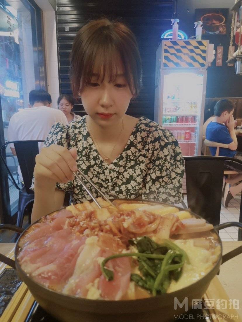 清新模特