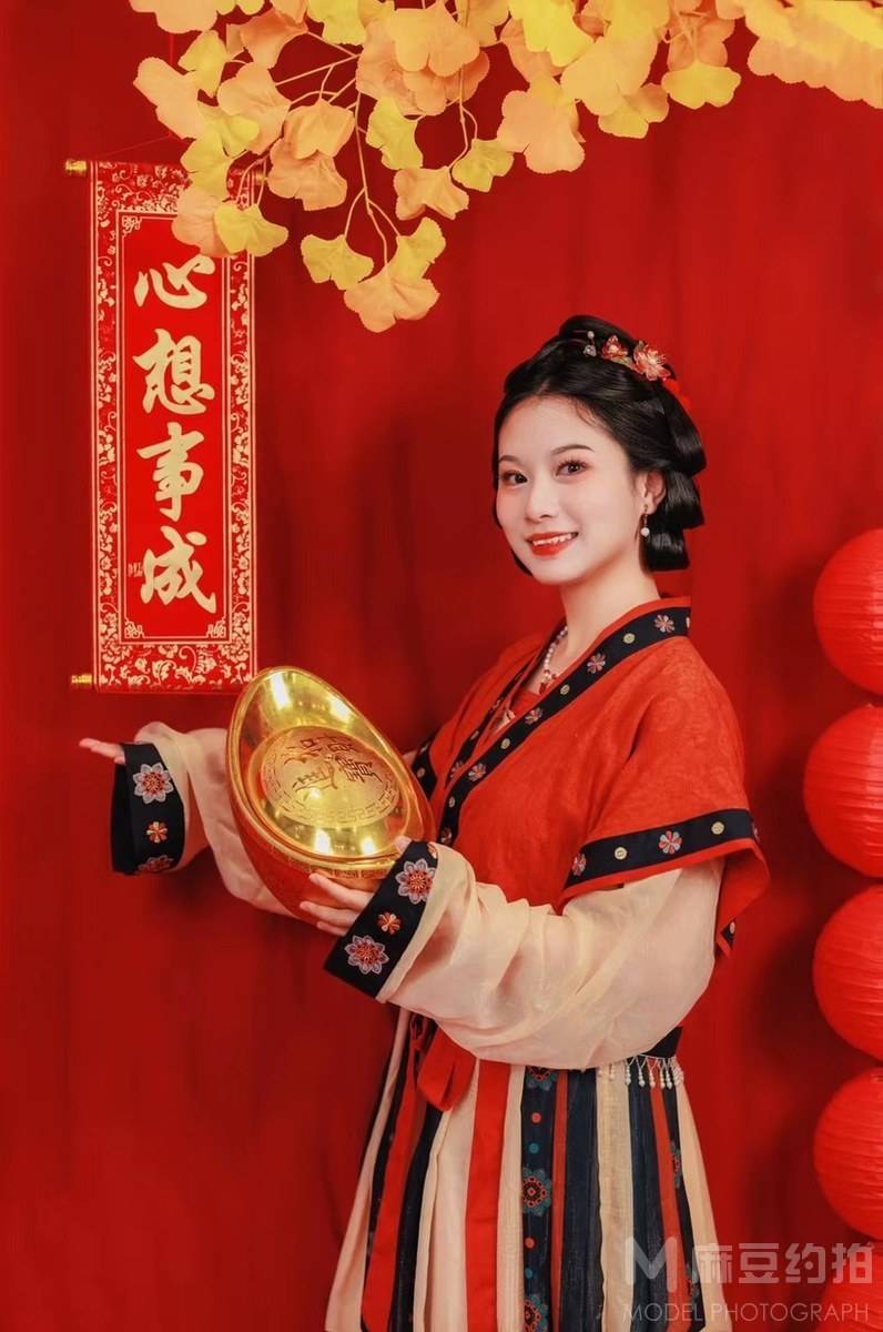 汉服模特