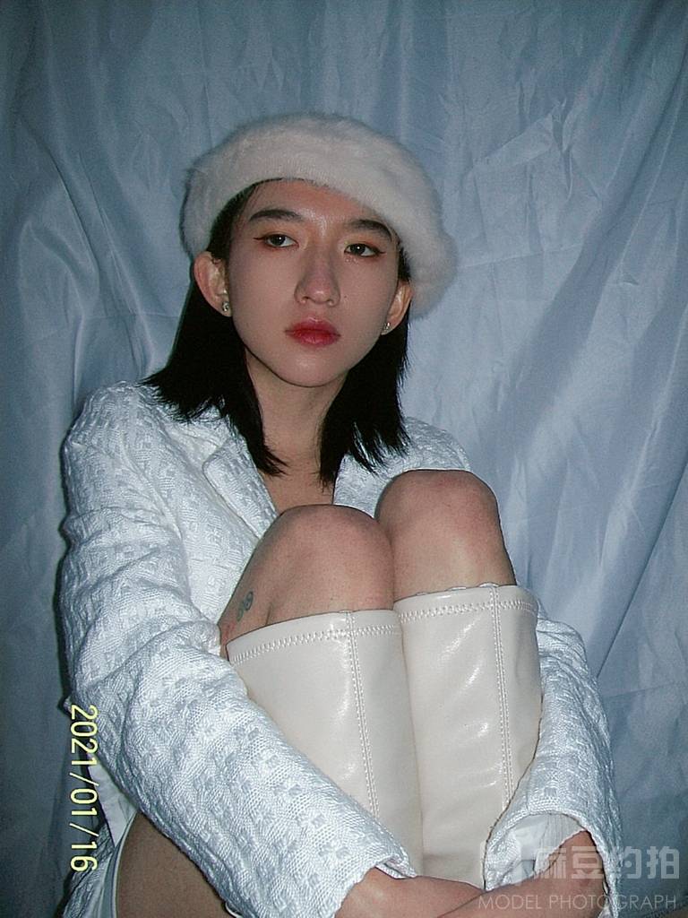 情绪模特