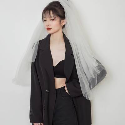 黑白模特