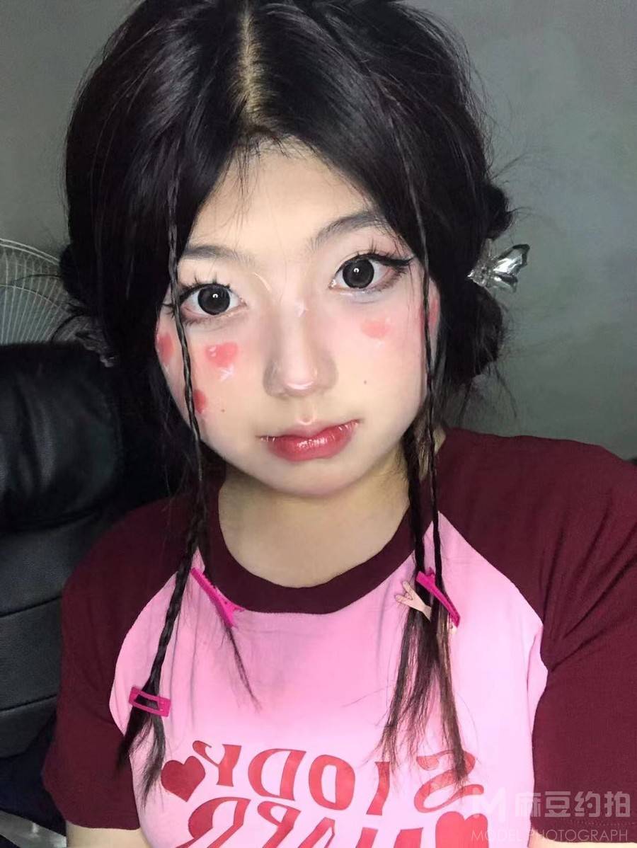 妆容模特