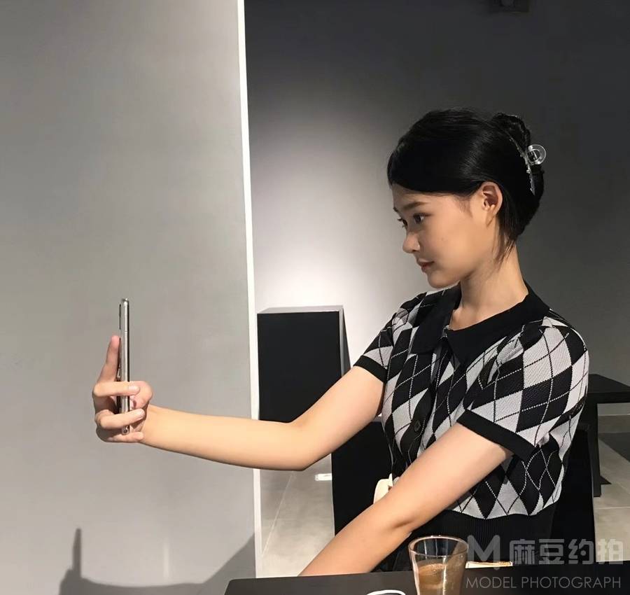 黑白模特
