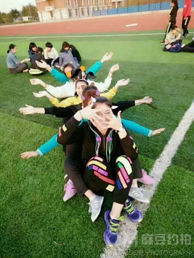 校园模特