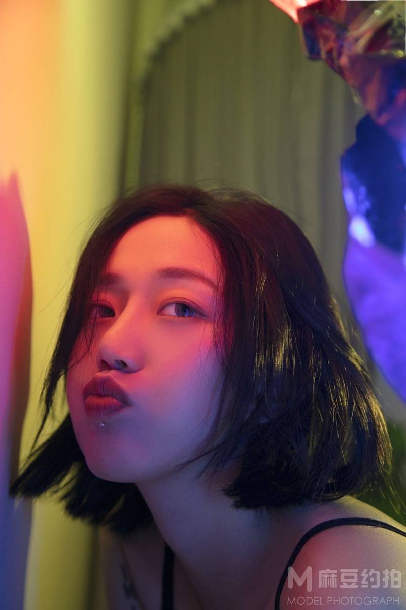 情绪模特