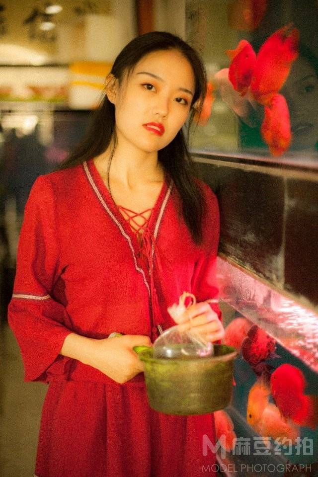 情绪模特